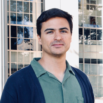 headshot of Antonio Alexis Mahana in front of an MIT building